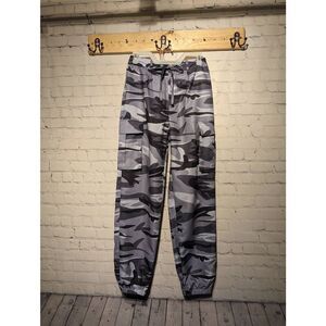 Shein high-rise cargo camo loose fit pants small *